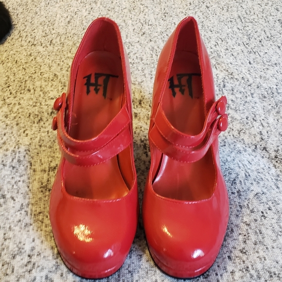 NWOT Platform heels - Picture 2 of 5